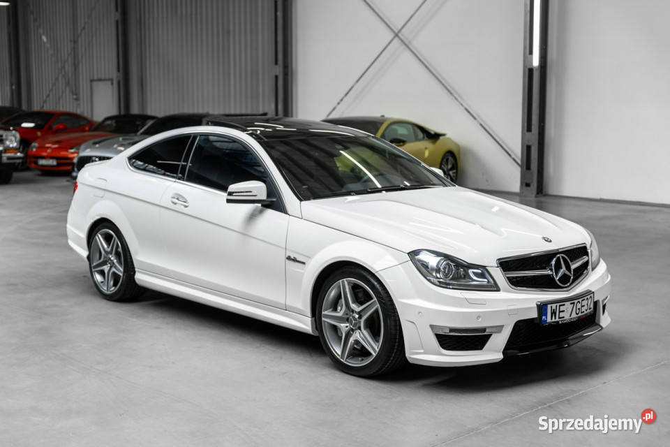 Mercedes C 63 AMG Bezwypadkowy Przebieg 7900 centralny zamek Mercedes-Benz