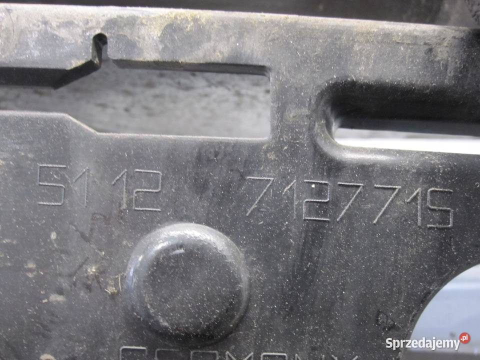 BMW E91 06r ślizg zderzaka lewy tył 7127715