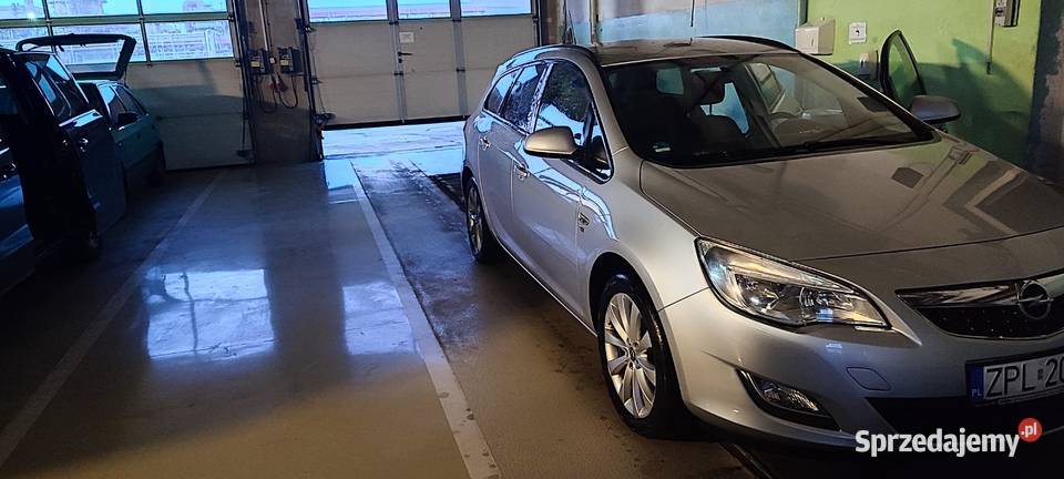 Opel Astra J