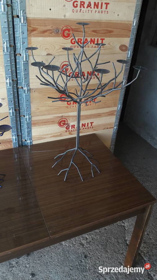 Świecznik ozdobny metalowy posiadam na sprzedaż