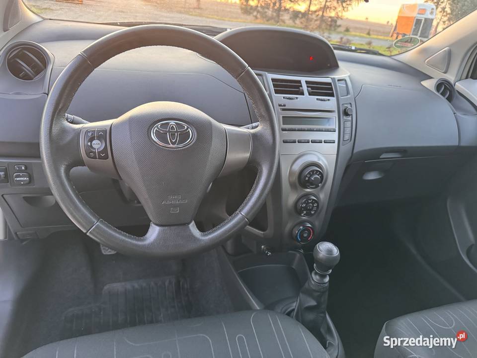 Toyota 13 benzyna super stan Samochody osobowe Żnin sprzedam