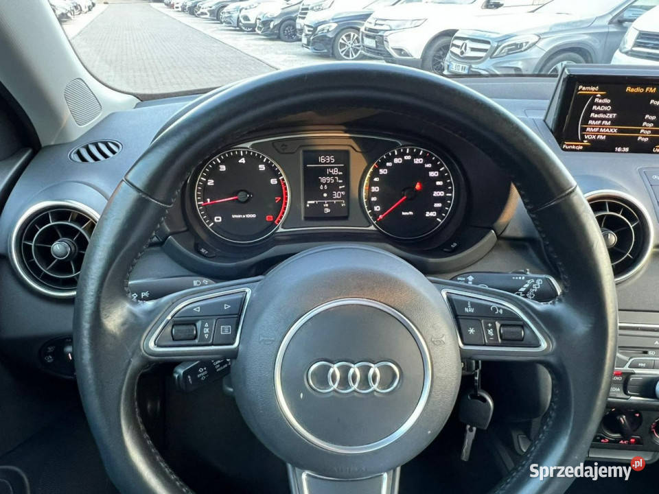 Audi A1 10 TFSI 95 SLine Klima PDC 8X 2010 elektryczne lusterka Baranowo sprzedam