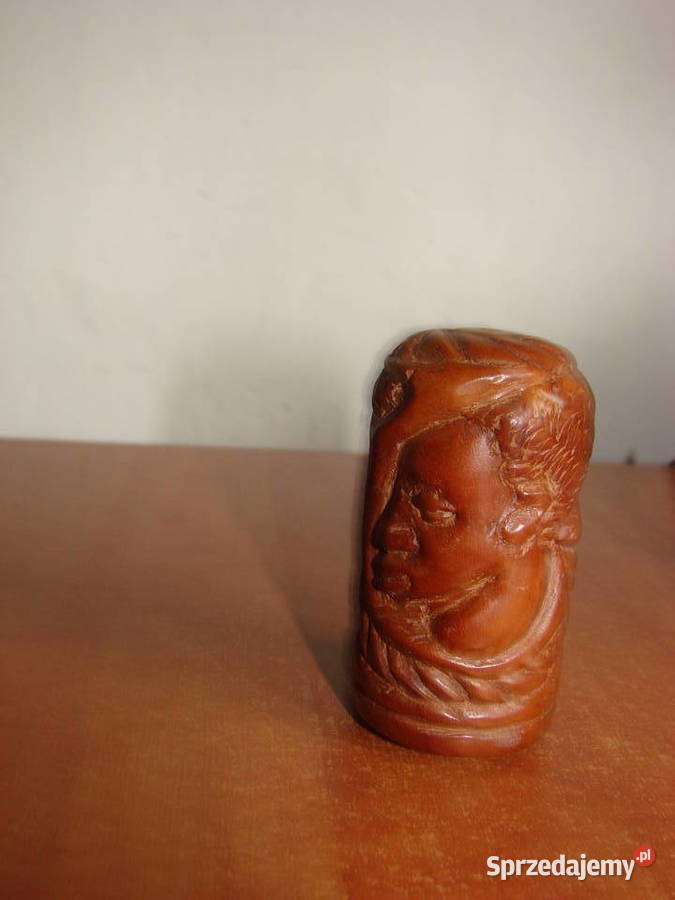 drewniana rzeźbiona pieprzniczka Pruszcz Gdański
