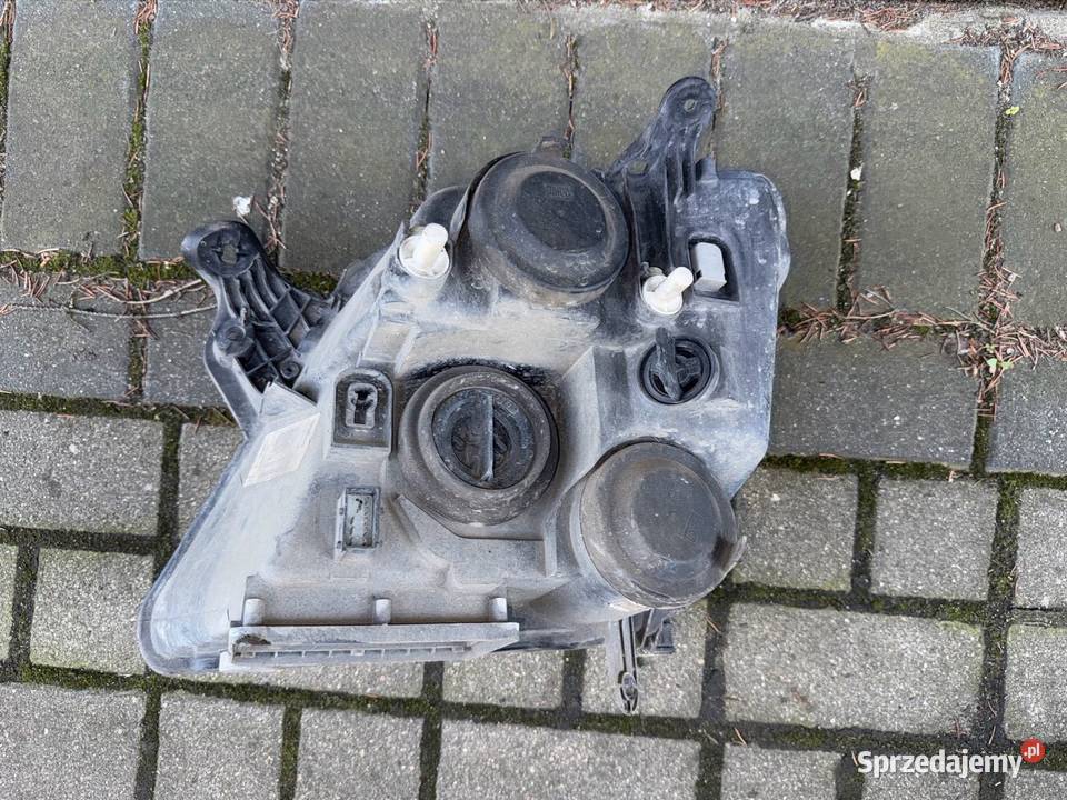 Lampa przód prawa Opel Meriva A osobowe wielkopolskie Ostrów Wielkopolski