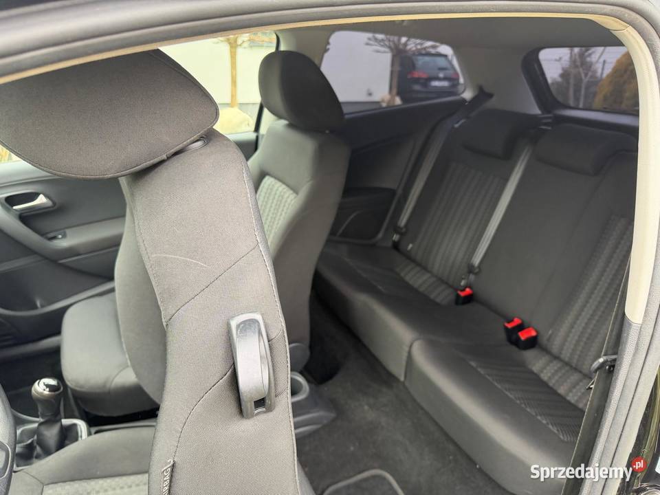 Volkswagen Polo 10 MPI 60 2014 123 304 Niemcy 2