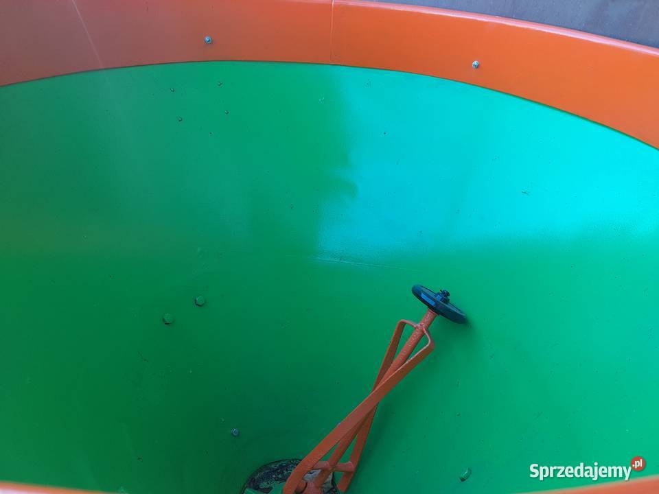 Rosiewacz do nawozów nowy Rozsiewacze nawozów Nawożenie małopolskie Gnojnik