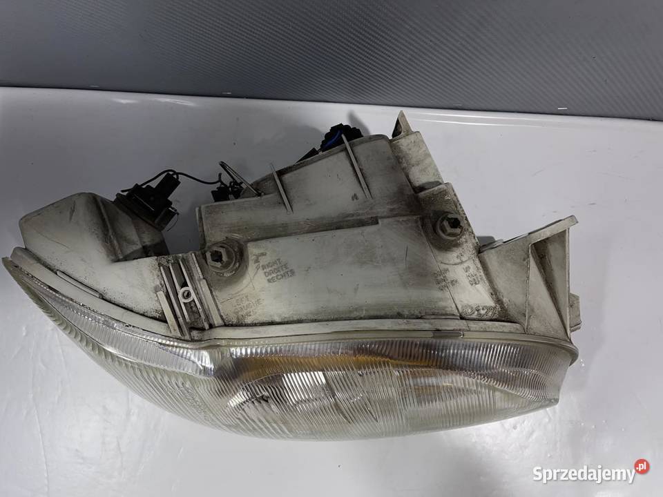 FORD ESCORT LIFT PRAWA LAMPA PRZÓD