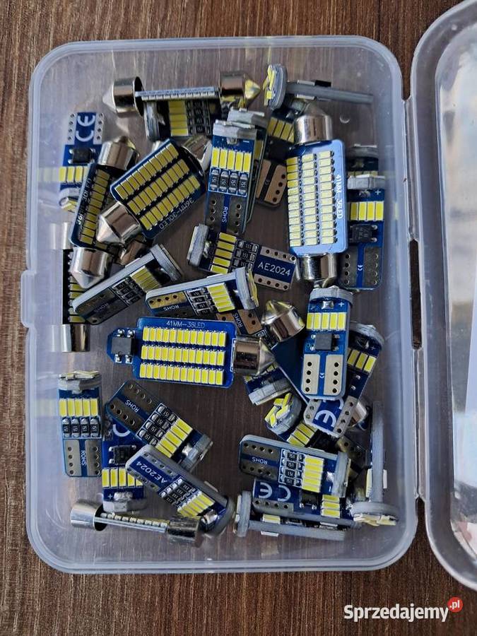 32 nowych żarówek LED do samochodu Sandomierz
