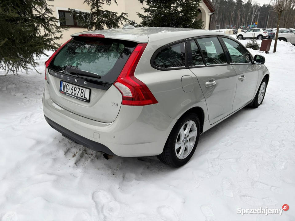 Volvo V60 T4 180 Podgrzewane fotele Hak odpinany Lipówki
