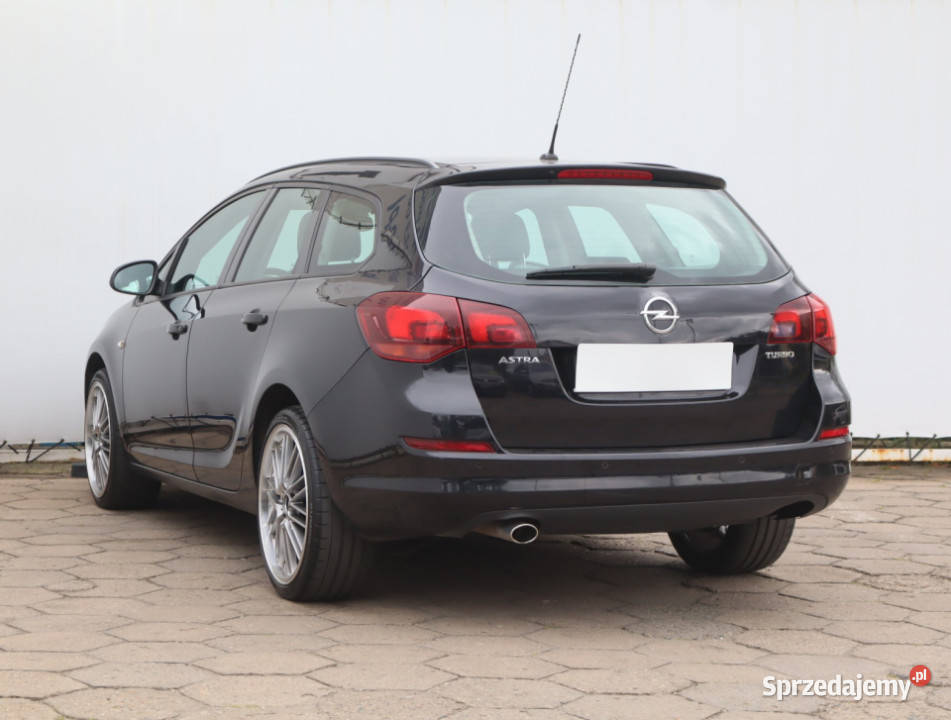 Opel Astra 14 T światła przeciwmgielne sprzedam