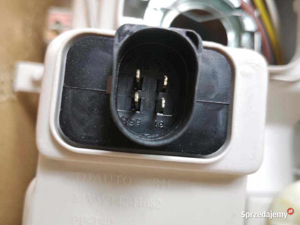 LAMPA PRAWY PRZÓD VW POLO III 19941999 NOWA sprzedam
