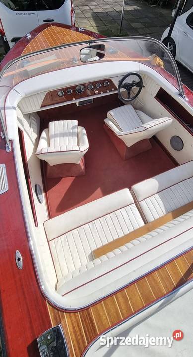 Boesch 580 Acapulco Runabout 1970 przyczepa Rok produkcji 1970