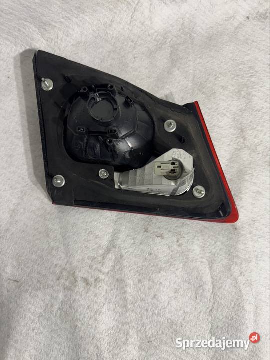 Lampa prawa w klapę Honda Civic sedan 0611