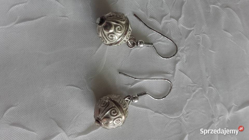 KOLCZYKI Z GRAWEROWANYCH KORALIKÓW Piła