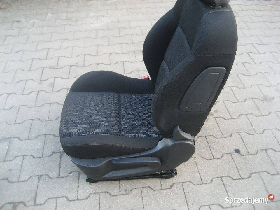peugeot 207 0612r siedzenie przód lewe prawe Rakoniewice