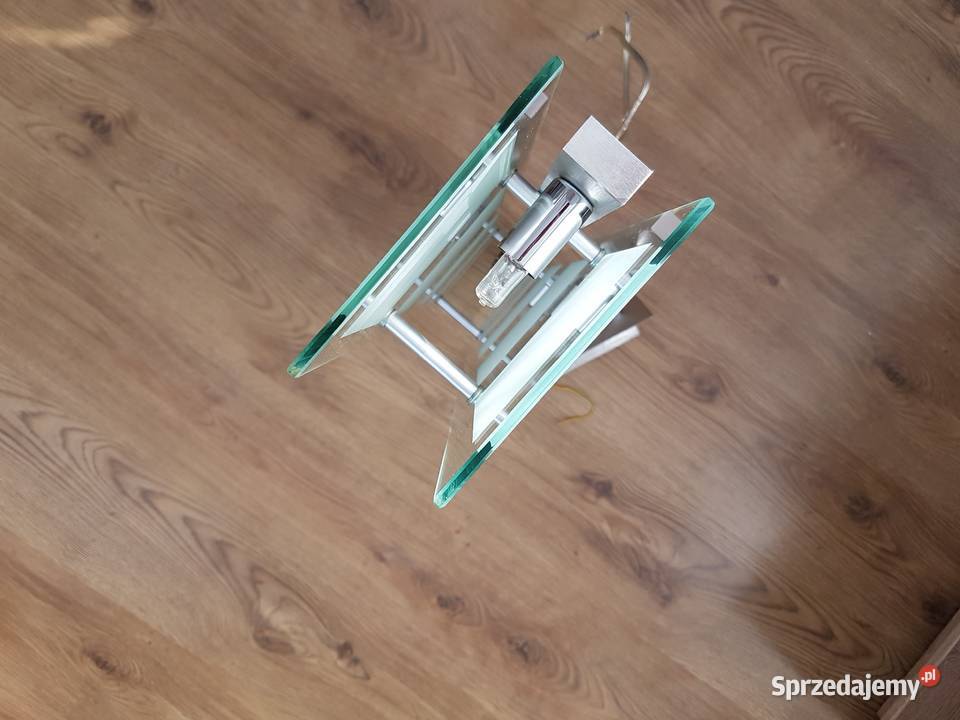 Ładna Stylowa Lampa w Nowoczesnym Stylu Bulowice