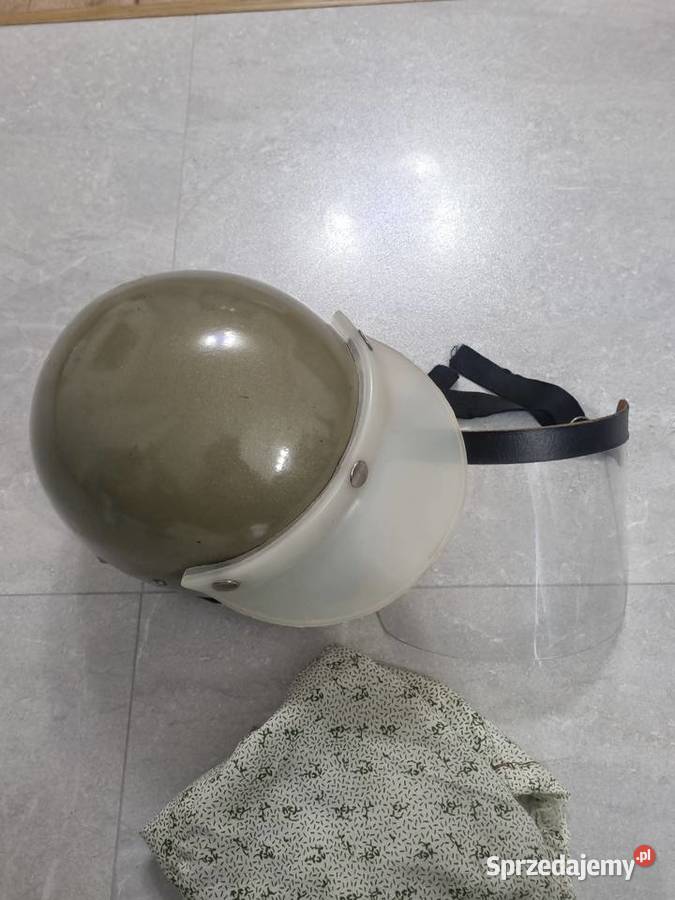 Kask orzeszek z daszkiem z PRLu Kielce