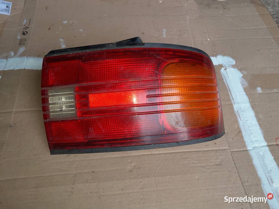 Mazda 323 lampa tylna prawa Łomża