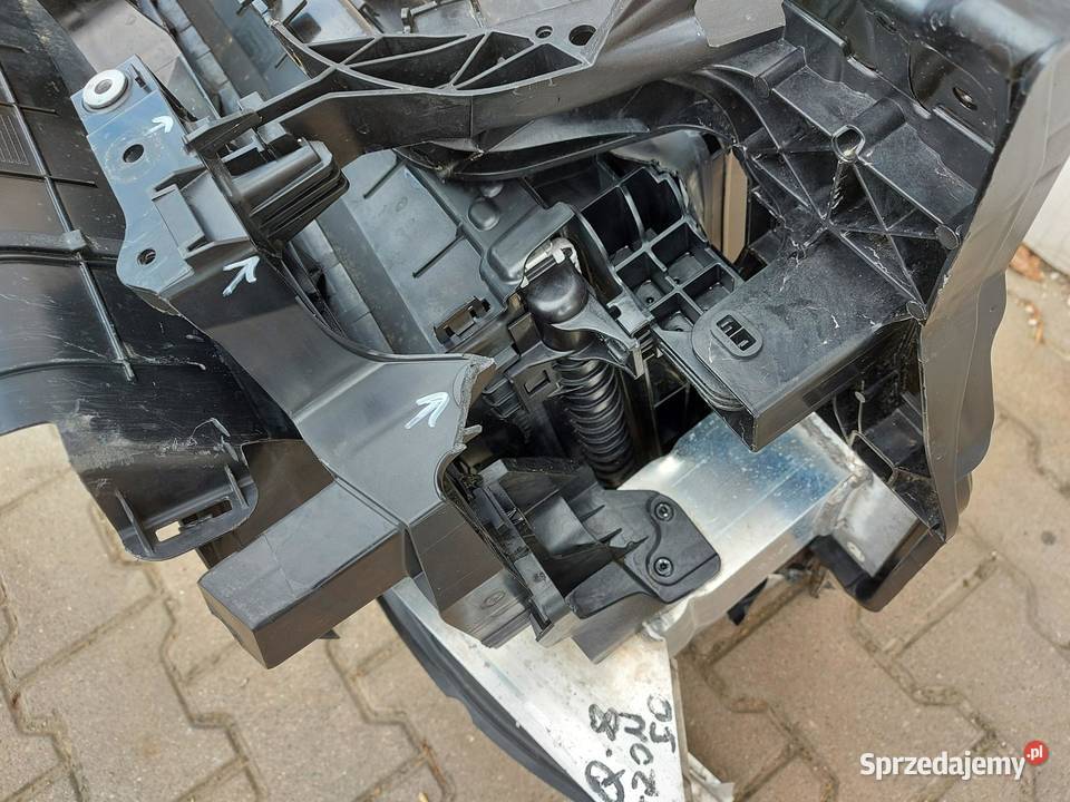 Audi Q8 ETRON pas przedni komplet chłodnic belka osobowe