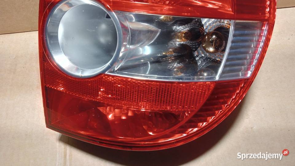 VW FOX I HB LAMPA TYŁ PRAWA Zbierkowo