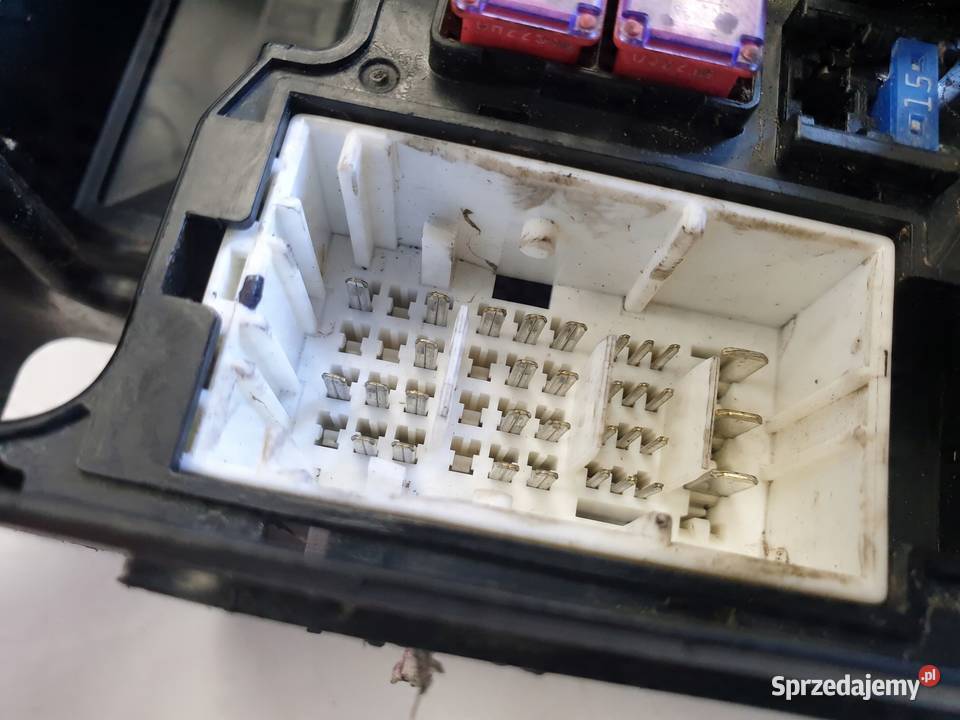 Kia Sorento II 22 CRDI SKRZYNKA BEZPIECZNIKÓW Janów