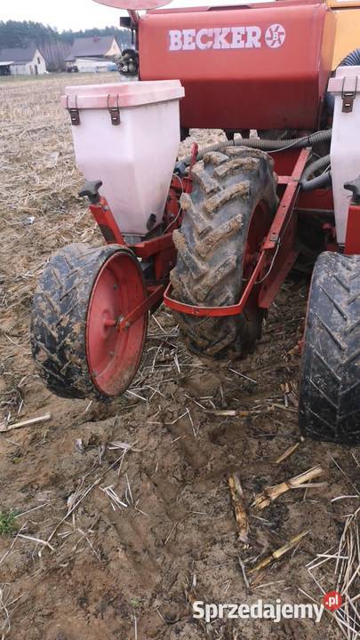 Siewnik do kukurydzy becker nieuszkodzony Łyse