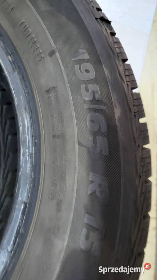 Sprzedam komplet opon zimowych używanych rozmiar Samochodowe małopolskie Kraków