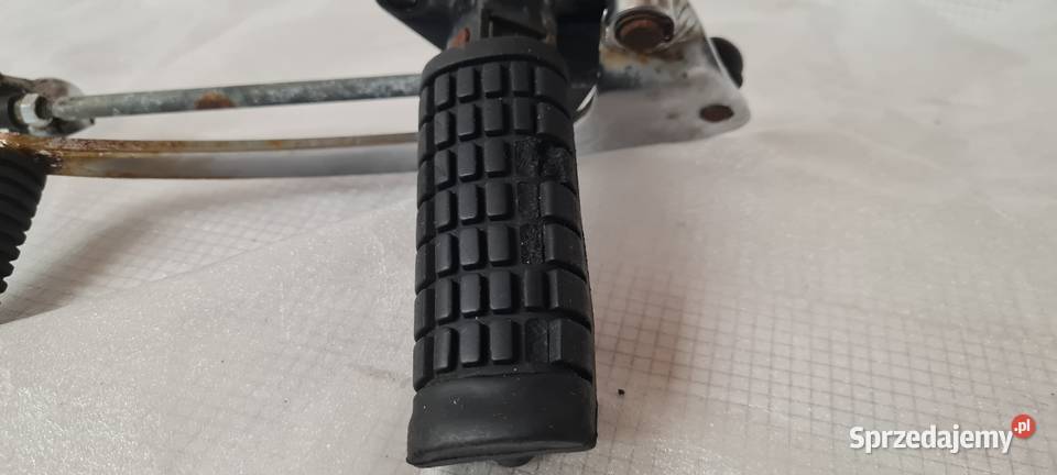 Suzuki Intruder 125 set lewy podnóżek Warszawa