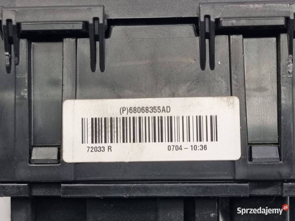 SKRZYNKA BEZPIECZNIKÓW FIAT FREEMONT 68068355AD Lipno