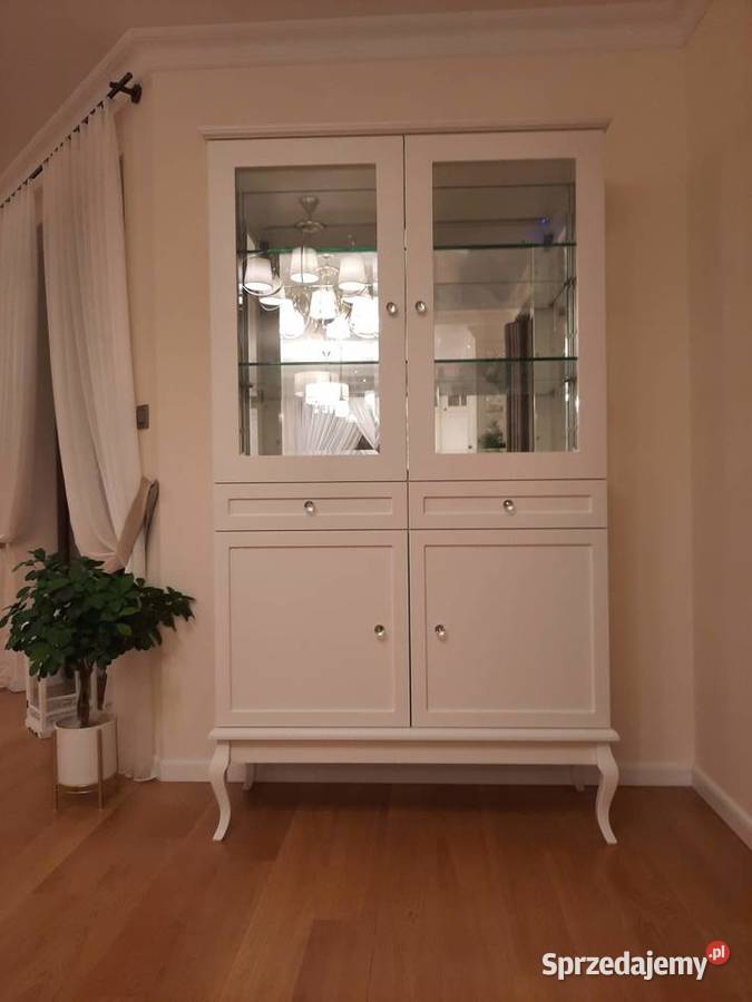 Witryna Classic glamour AKANT Meble Kredensy i witryny