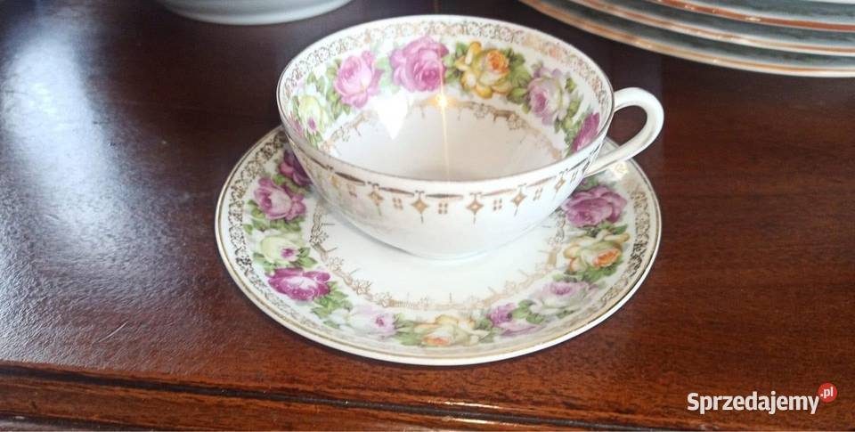 Filiżanka na spodku Przepiękny dekor rożyczek na Porcelana i szkło Gdańsk