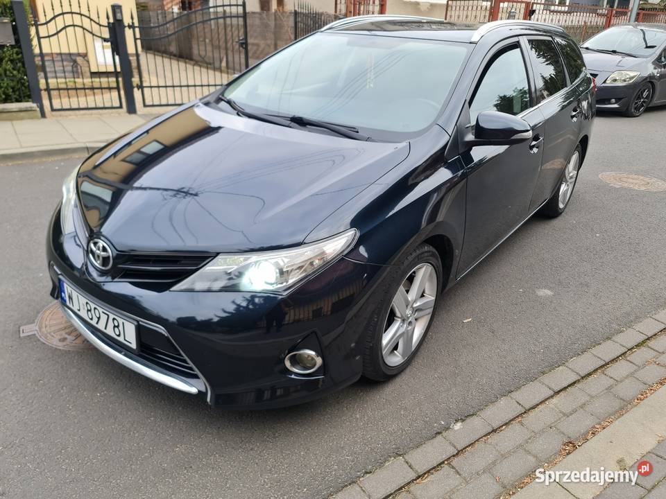 Toyota Auris kombi