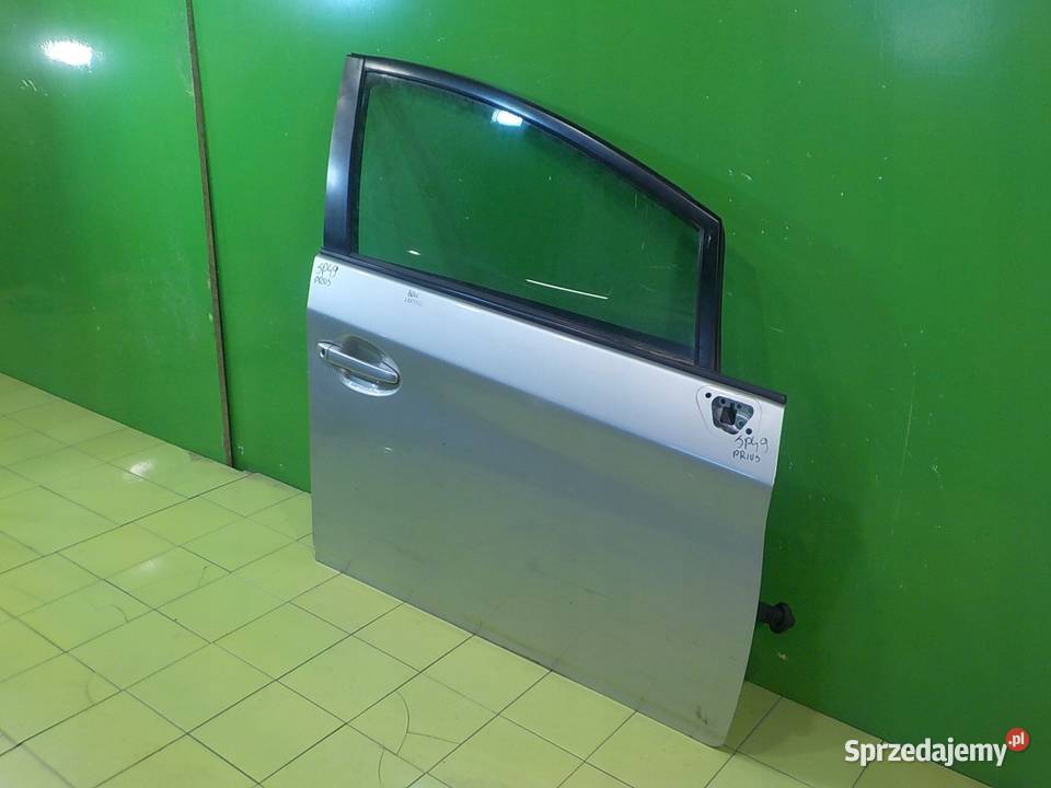 TOYOTA PRIUS III 10r 18 VVTI 5D drzwi prawe Suków