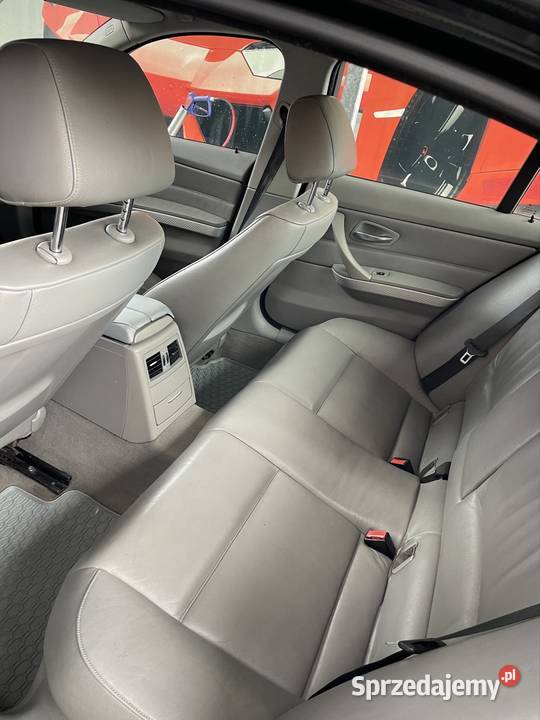 BMW E90 320d 163 nieuszkodzony Górno