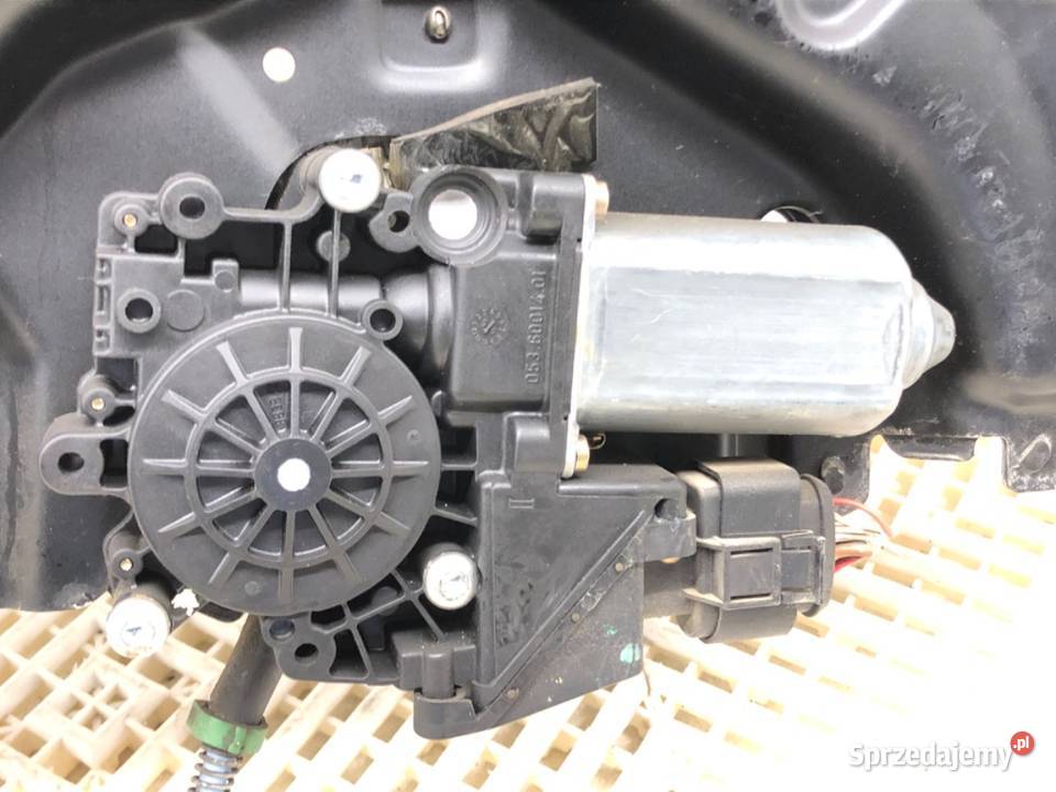 PODNOŚNIK SZYBY LEWY PRZÓD AUDI A6 C4