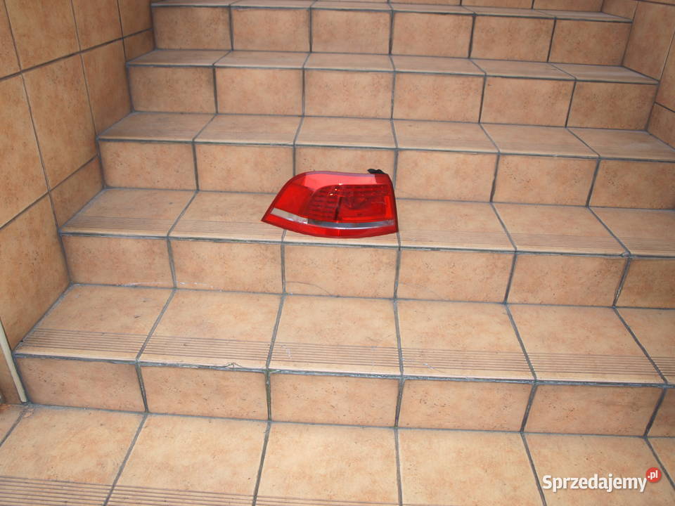 VW Passat B7 Kombi lampa lewa tył Led 2011 2014r lewe
