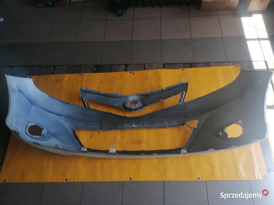 zderzak przód 52119410 Toyota Yaris 3 r1114