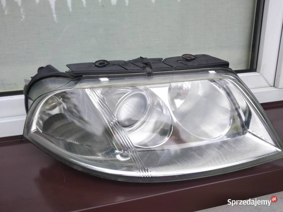 VW Passat B5 LIFT FL lampa przednia prawa Sieradz