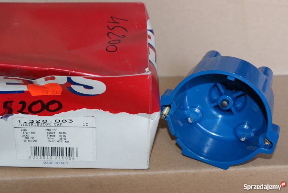Kopułka rozdzielacza zapłonu FORD ESCORT 81
