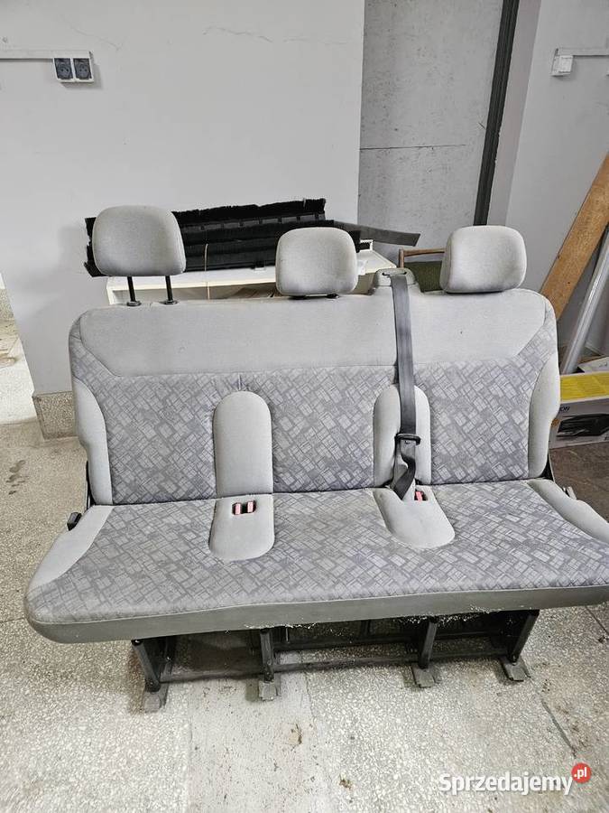 Kanapa lll rząd opel vivaro 2 Rok produkcji 2006