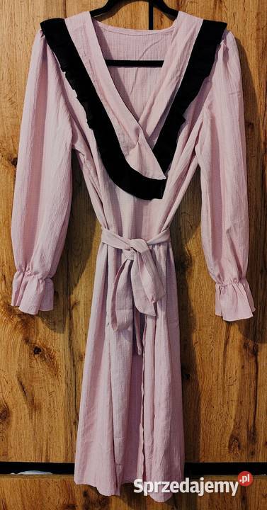 Różowa sukienka kopertowa Barczewo