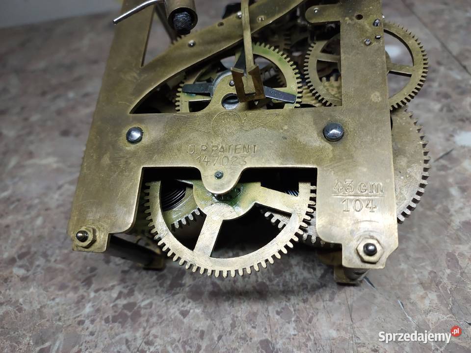 M158 Mechanizm starego zegara ściennego Kienzle Tczew