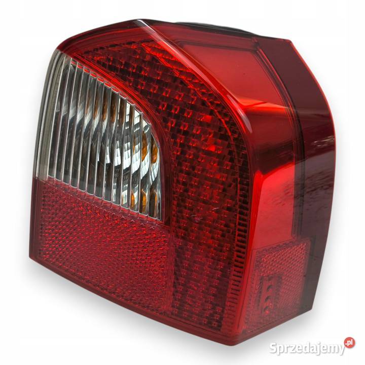 LAMPA PRAWA Volvo V70 III XC70 20072013 tylna Chełm