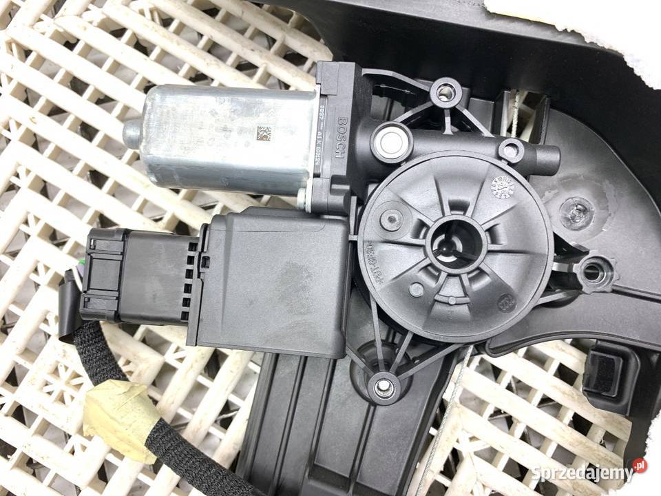 PODNOŚNIK SZYBY LEWY PRZÓD TOYOTA PROACE