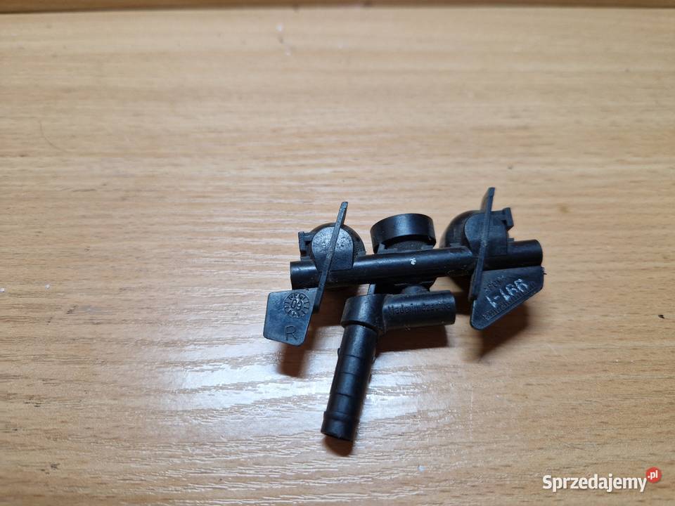 DYSZ SPRYSKIWACZA LAMPY PRAWA 8375542 BMW E46 Rok produkcji 1998 Bydgoszcz