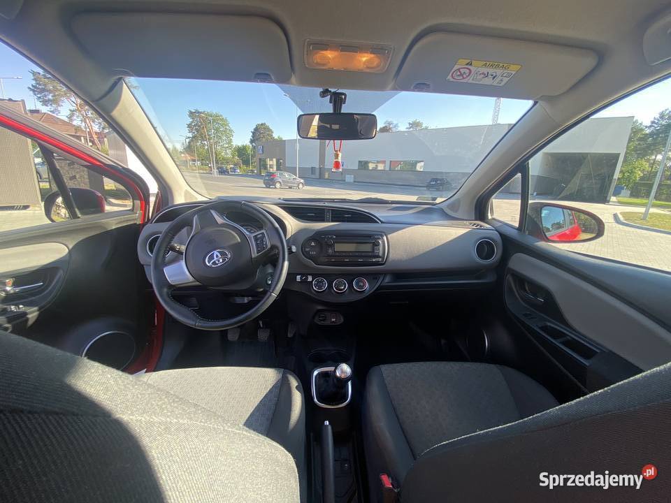 Toyota Yaris 2015 Salon 10 benz Bezwypadkowa 2 Józefów sprzedam