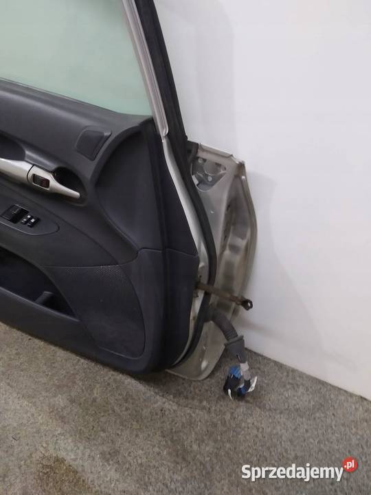 DRZWI LEWE PRZÓD SREBRNE Toyota Auris I 20062012 świętokrzyskie