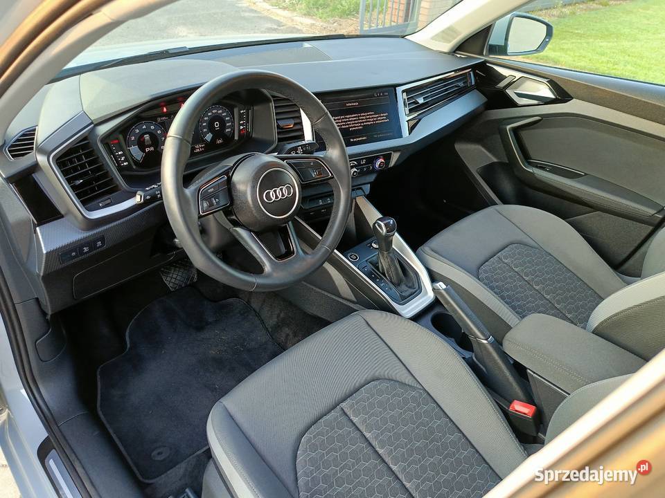 Audi A1 piękny kolor automat niski przebieg full czujnik parkowania Kawęczyn