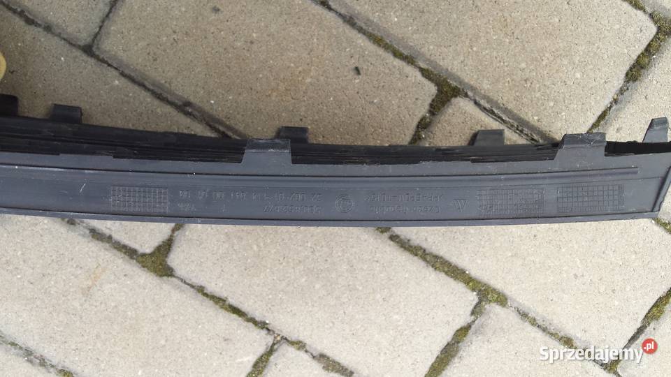 SKODA OCTAVIA 3 ŚRODKOWA KRATKA PRZÓD 5E0 853 Turek