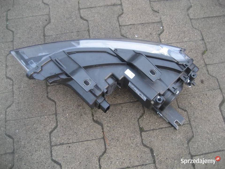AUDI Q3 1115r 8U0 LAMPA PRZÓD PRAWA ZWYKŁA sprzedam